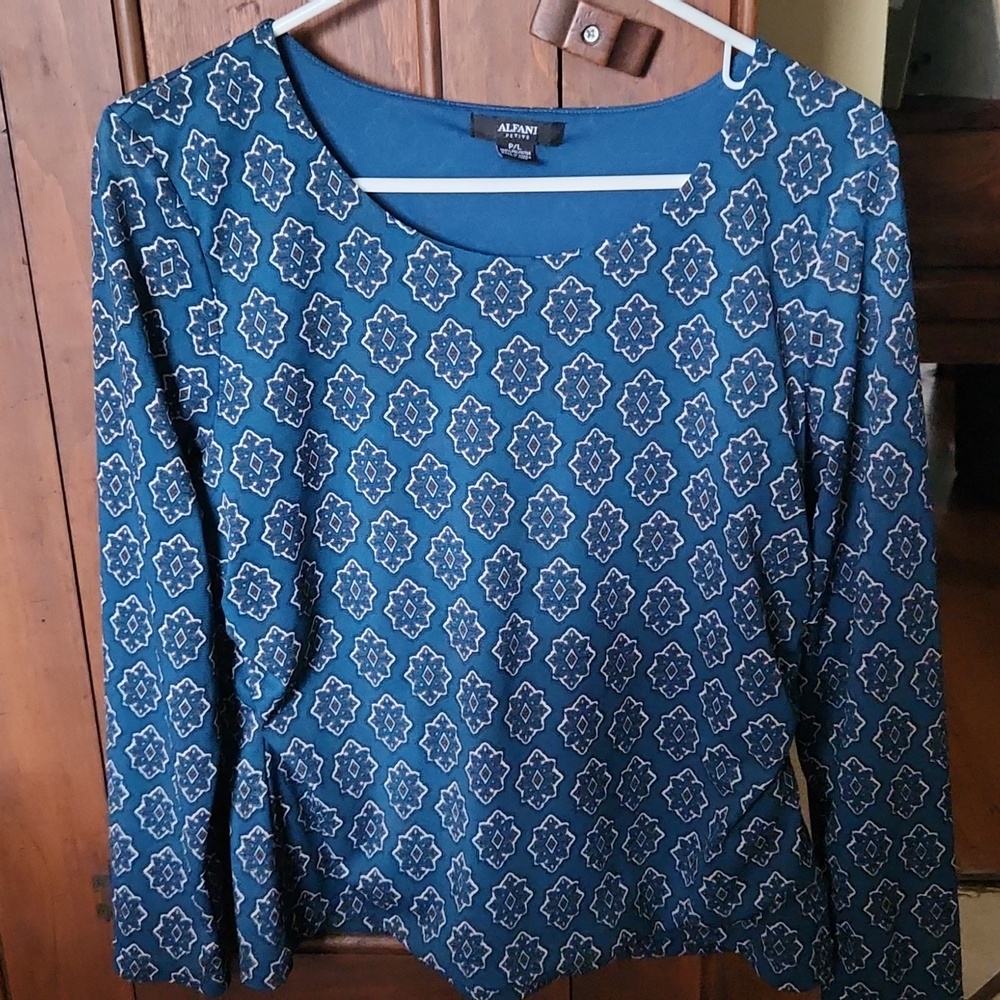 Women's shirt